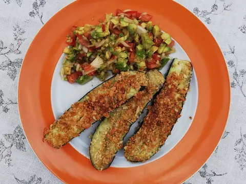 Aubergine mit Salsa