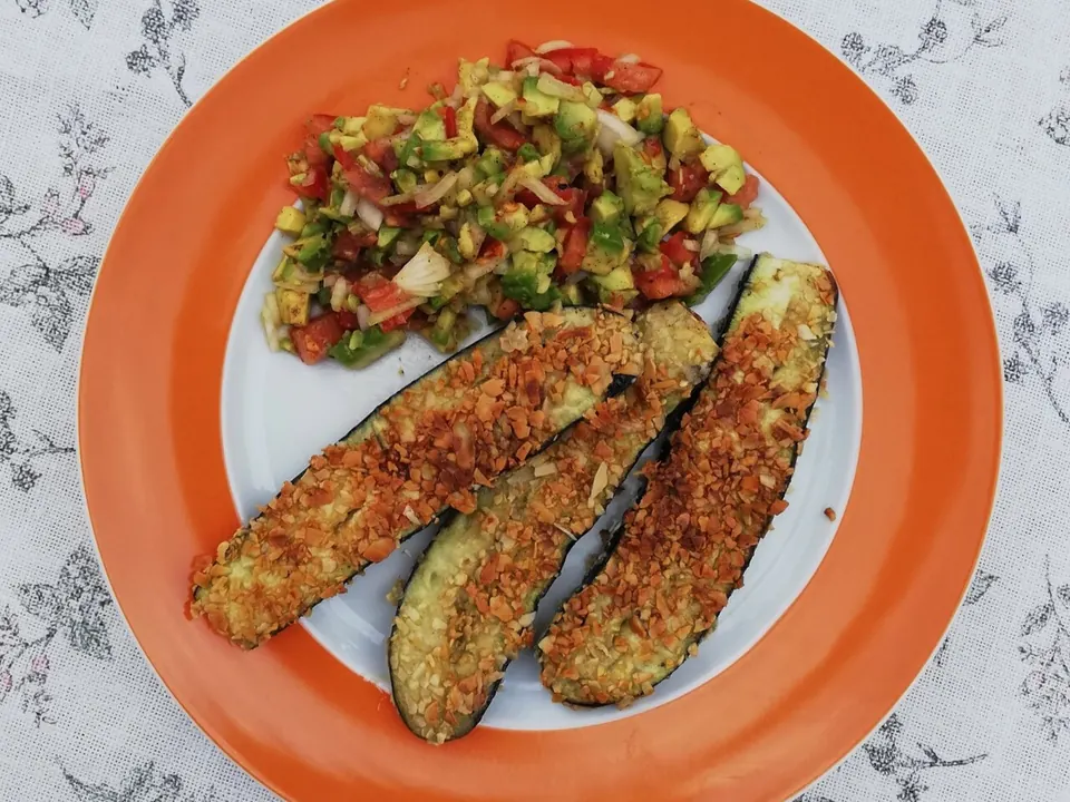 Aubergine mit Salsa