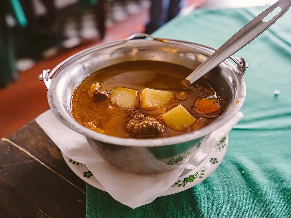 Gulaschsuppe